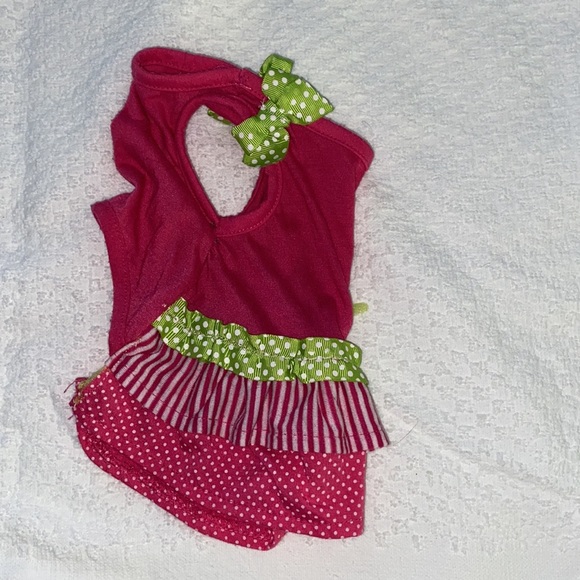 Pink - Picture 4 of 4